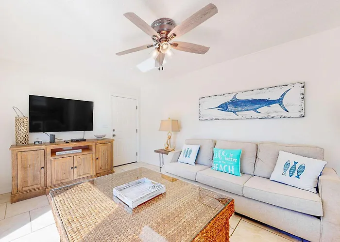 Apartment Family Friendly Across From With Balcony *