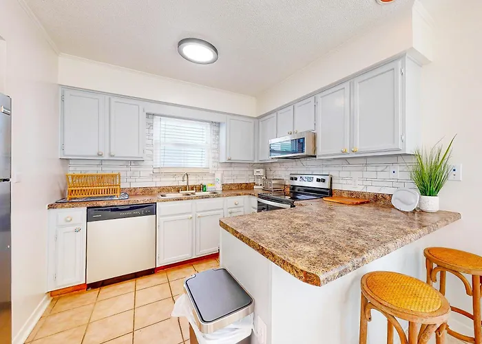 Family Friendly Across From With Balcony Apartment *