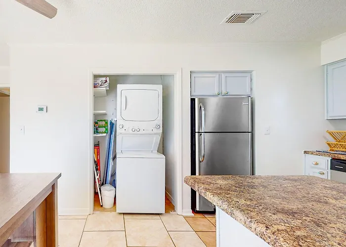 Family Friendly Across From With Balcony * Gulf Shores