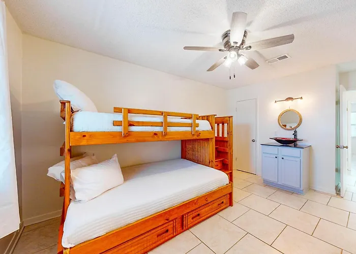 Family Friendly Across From With Balcony * Gulf Shores