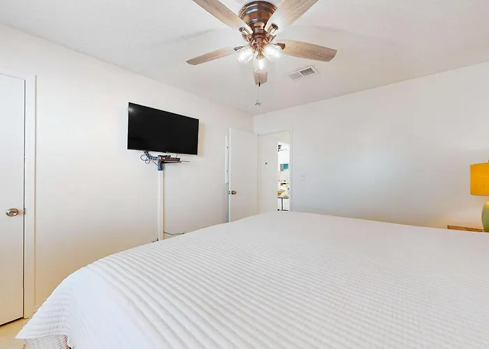 Family Friendly Across From With Balcony * Gulf Shores